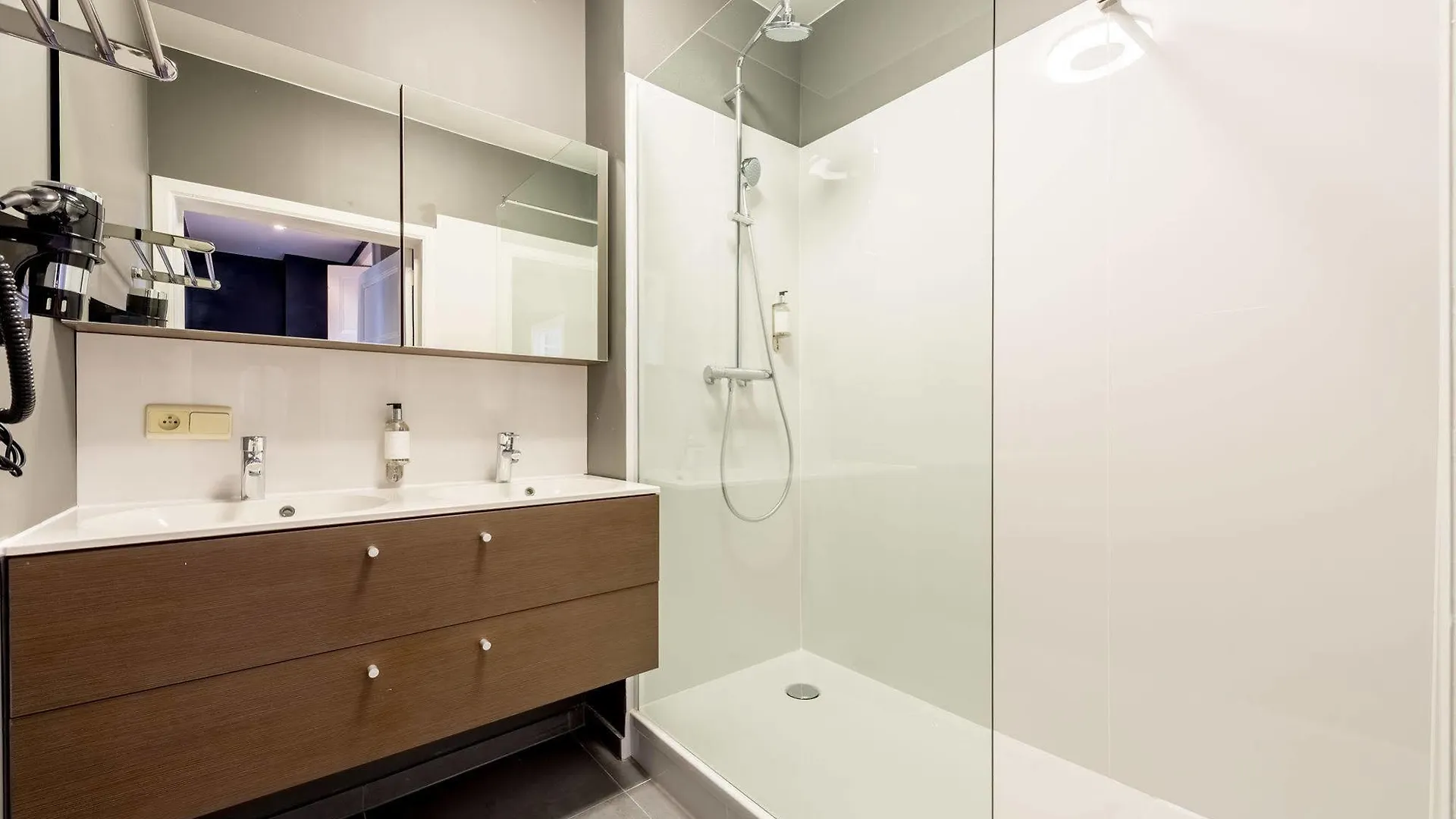 Smartflats - Royal Brussels Apartment